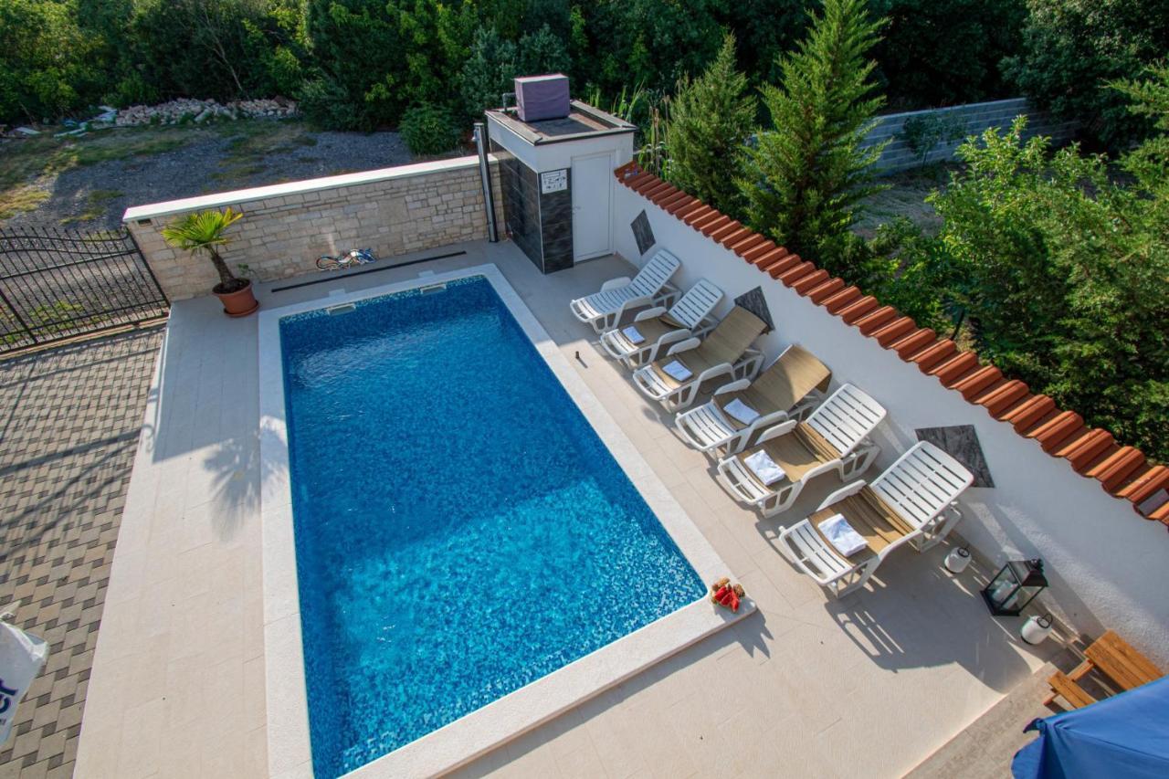 Apartments With Pool In Pula,Croatia Exterior photo